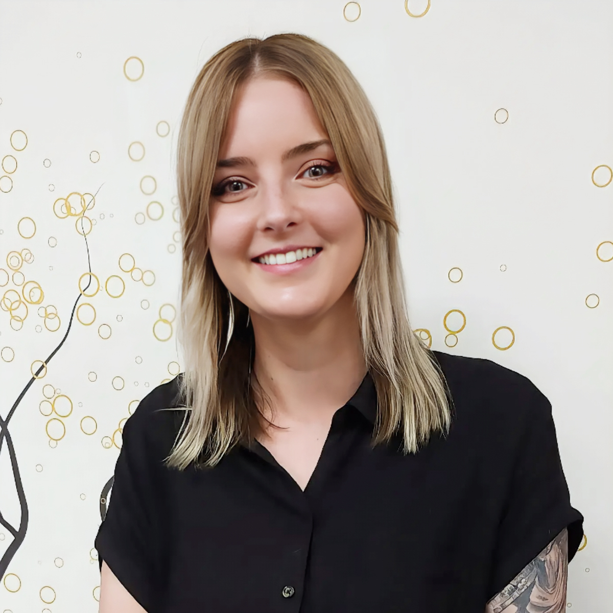 Chantelle Simpson Social Media Specialist & Graphic Designer